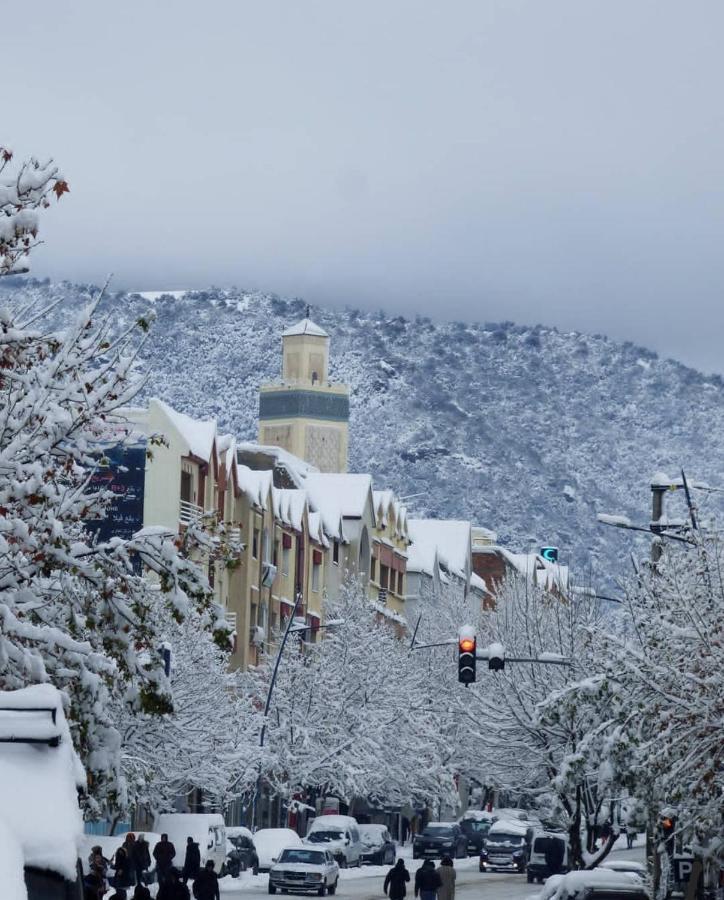 Issli Appartment Climatise Hiver Et Ete Azrou Luaran gambar
