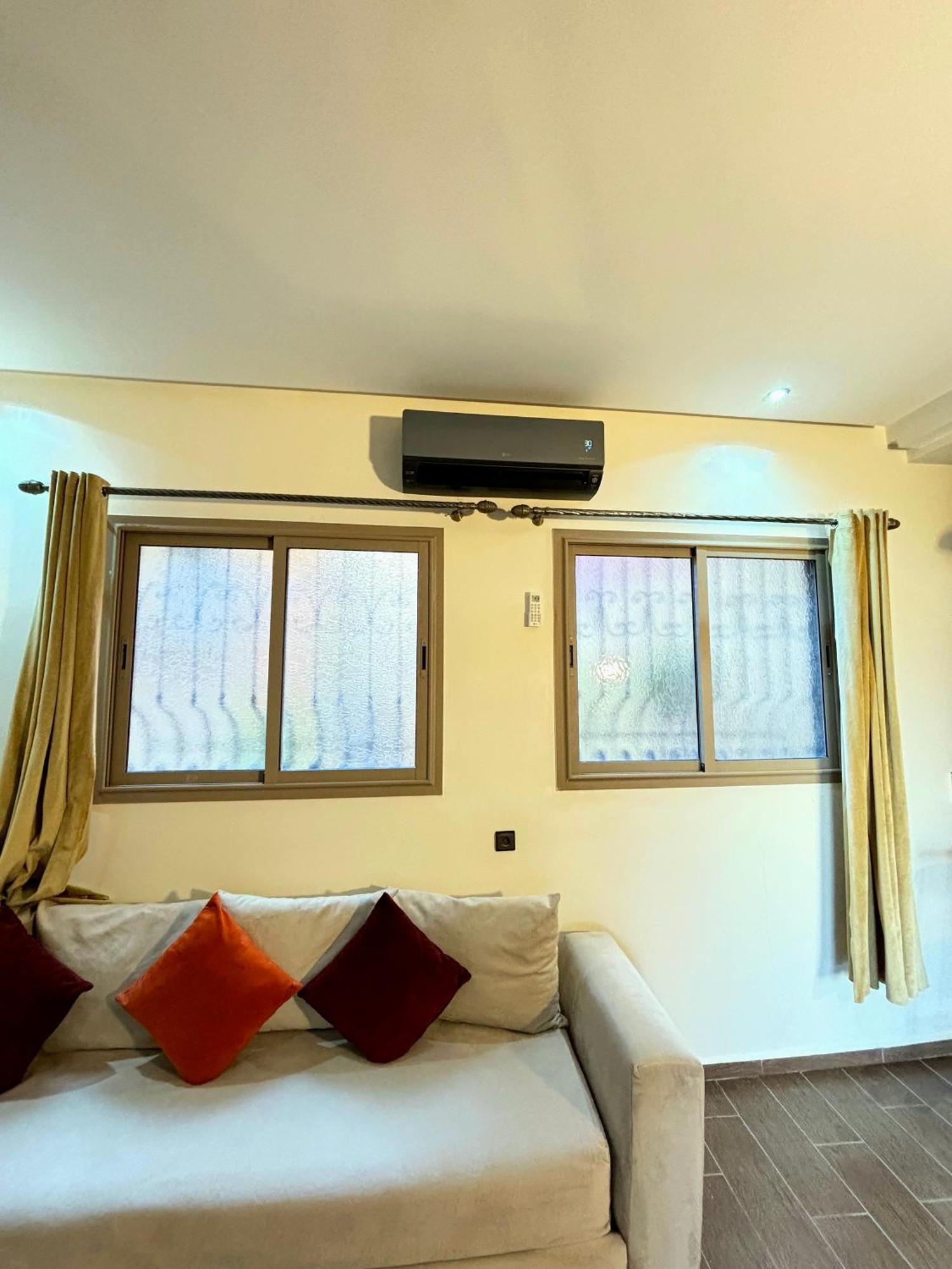 Issli Appartment Climatise Hiver Et Ete Azrou Luaran gambar